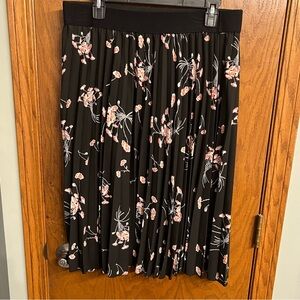 Floral Pleated Black Skirt